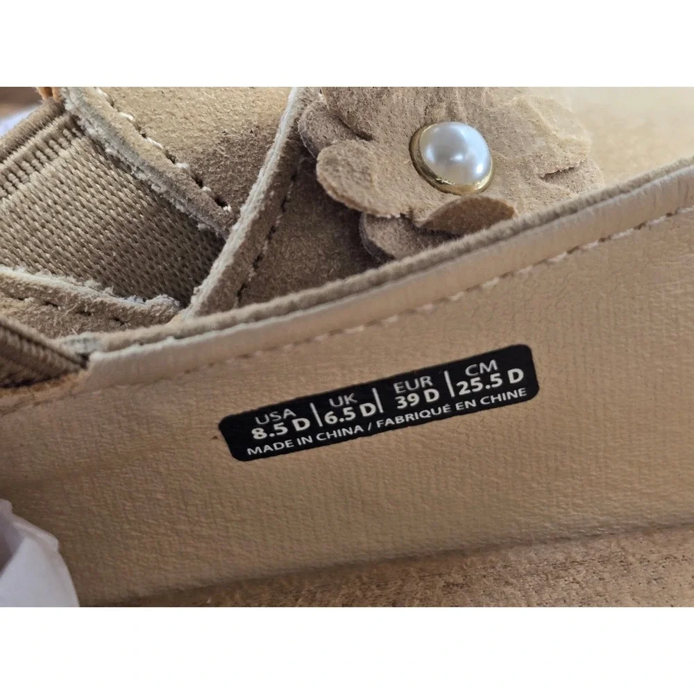 Revitalign Siesta Flower Slip-On Women 8.5D Tan Suede Loafers -New